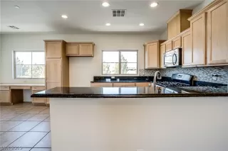 Photo #4: 2100449 Listing