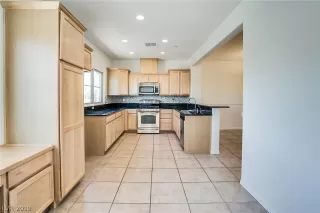 Photo #5: 2100449 Listing