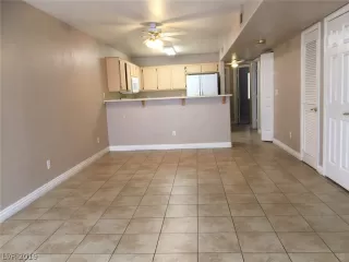 Photo #4: 2100498 Listing 