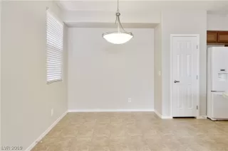 Photo #4: 2100512 Listing