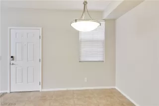 Photo #5: 2100512 Listing