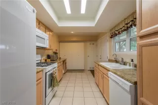 Photo #6: 2100527 Listing