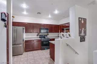 Photo #2: 2100562 Listing 