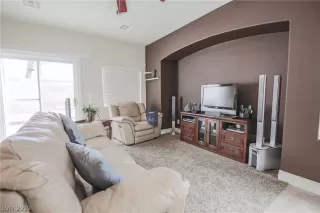 Photo #2: 2100577 Listing