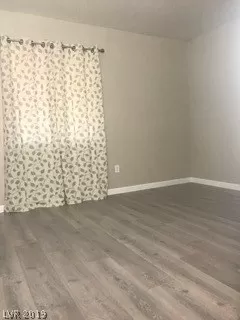 Photo #5: 2100601 Listing