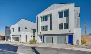 Photo #1: 2100616 Listing