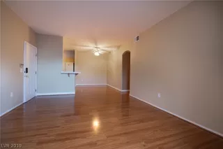 Photo #3: 2100620 Listing