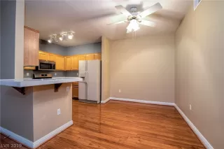 Photo #5: 2100620 Listing