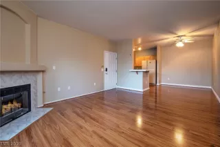 Photo #6: 2100620 Listing