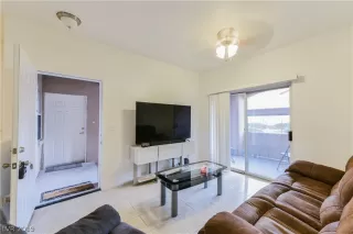 Photo #2: 2100622 Listing