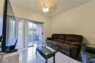 Photo #3: 2100622 Listing