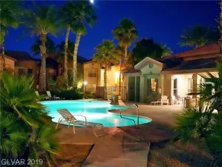 Photo #4: 2100638 Listing