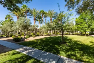 Photo #6: 2100638 Listing