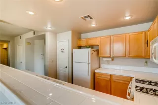 Photo #5: 2100652 Listing 