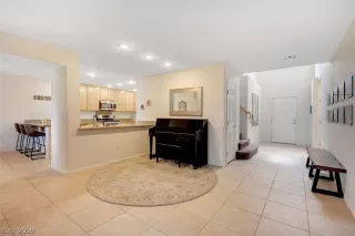 Photo #2: 2100676 Listing