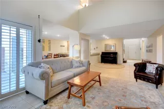 Photo #5: 2100676 Listing