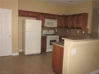 Photo #4: 2100704 Listing