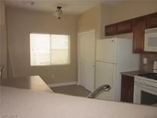 Photo #6: 2100704 Listing