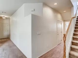 Photo #4: 2100761 Listing