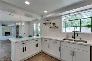 Photo #4: 2100785 Listing