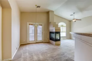 Photo #5: 2100835 Listing 