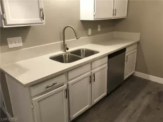 Photo #1: 2100841 Listing