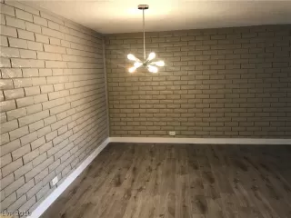 Photo #6: 2100841 Listing