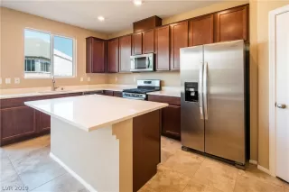 Photo #5: 2100906 Listing 