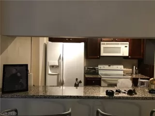 Photo #6: 2100915 Listing