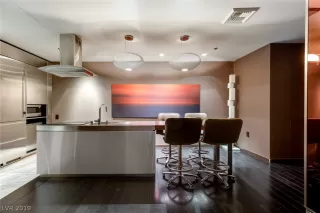 Photo #6: 2100948 Listing