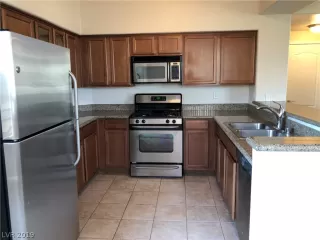 Photo #6: 2100961 Listing