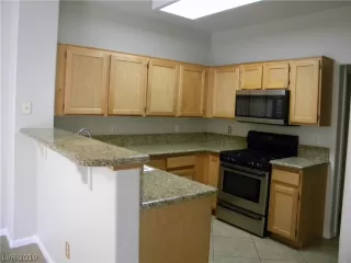 Photo #6: 2100966 Listing 