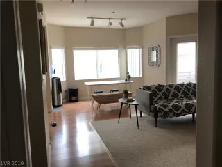 Photo #1: 2100984 Listing 