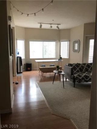 Photo #2: 2100984 Listing 