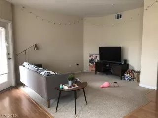 Photo #4: 2100984 Listing 