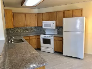 Photo #3: 2100990 Listing