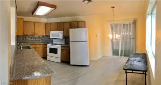 Photo #4: 2100990 Listing