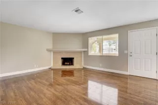 Photo #6: 2101011 Listing