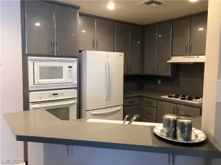 Photo #3: 2101023 Listing 