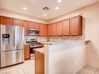 Photo #5: 2101030 Listing