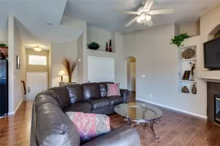 Photo #4: 2101041 Listing 