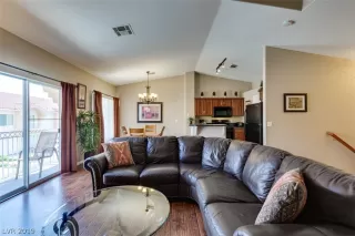 Photo #6: 2101041 Listing 