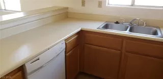 Photo #3: 2101046 Listing