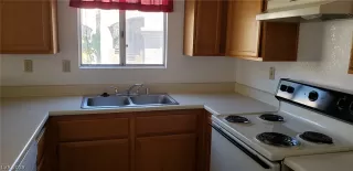 Photo #4: 2101046 Listing