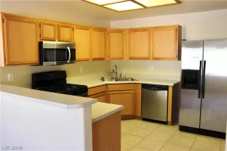Photo #3: 2101076 Listing 