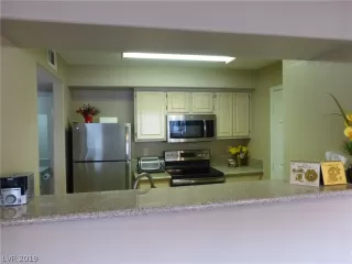 Photo #4: 2101189 Listing 