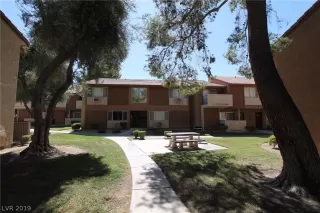 Photo #3: 2101192 Listing