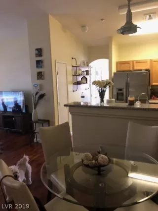 Photo #5: 2101237 Listing