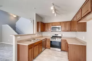 Photo #6: 2101299 Listing 