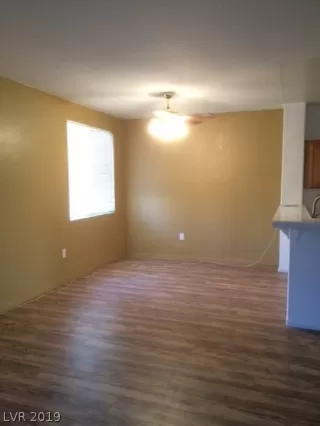 Photo #3: 2101358 Listing